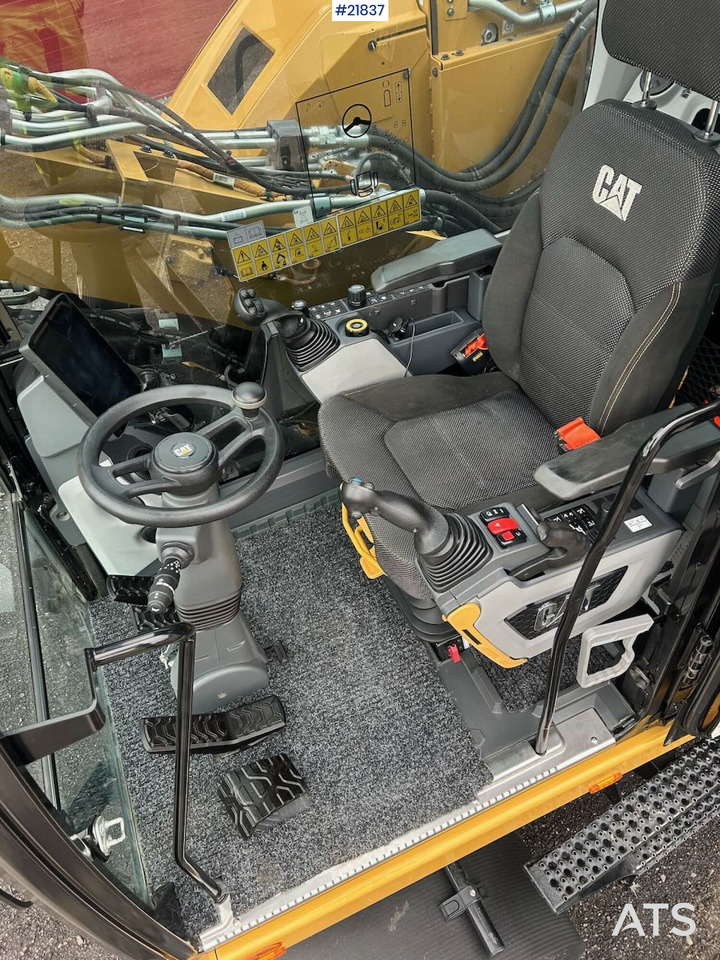 Bæltegravemaskine Komatsu PC240LC-11E0 Beltegraver m/ Rotortilt og Pusseskuffe: billede 16 Bæltegravemaskine Komatsu PC240LC-11E0 Beltegraver m/ Rotortilt og Pusseskuffe: billede 16