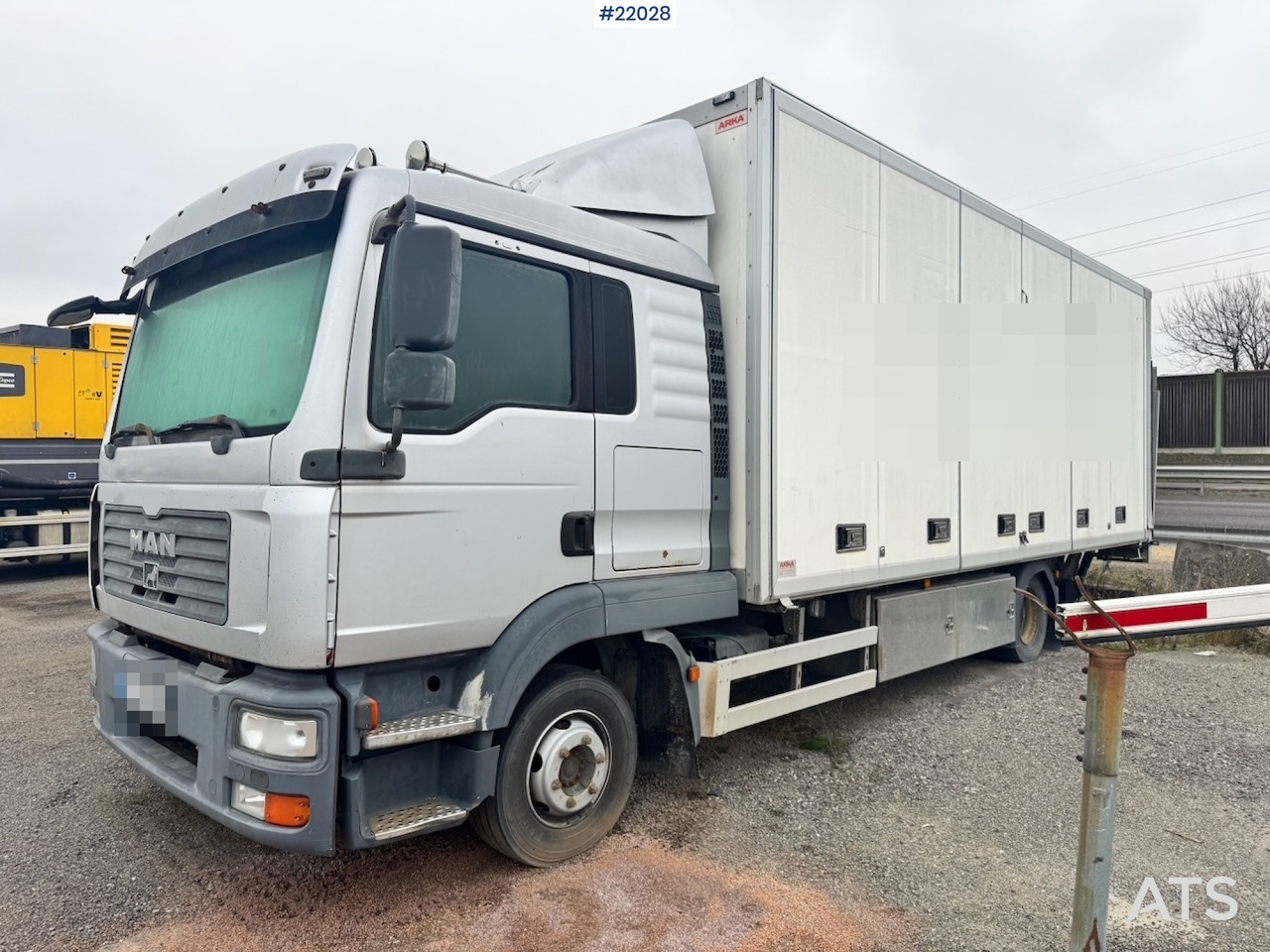 MAN 2008 MAN TGL 12.210 4x2 Skapbil m/ full sideåpning - Lastbil varevogn: billede 2 MAN 2008 MAN TGL 12.210 4x2 Skapbil m/ full sideåpning - Lastbil varevogn: billede 2