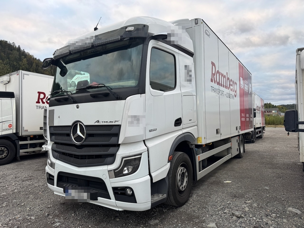 Mercedes Actros 1833 - Lastbil varevogn: billede 1 Mercedes Actros 1833 - Lastbil varevogn: billede 1