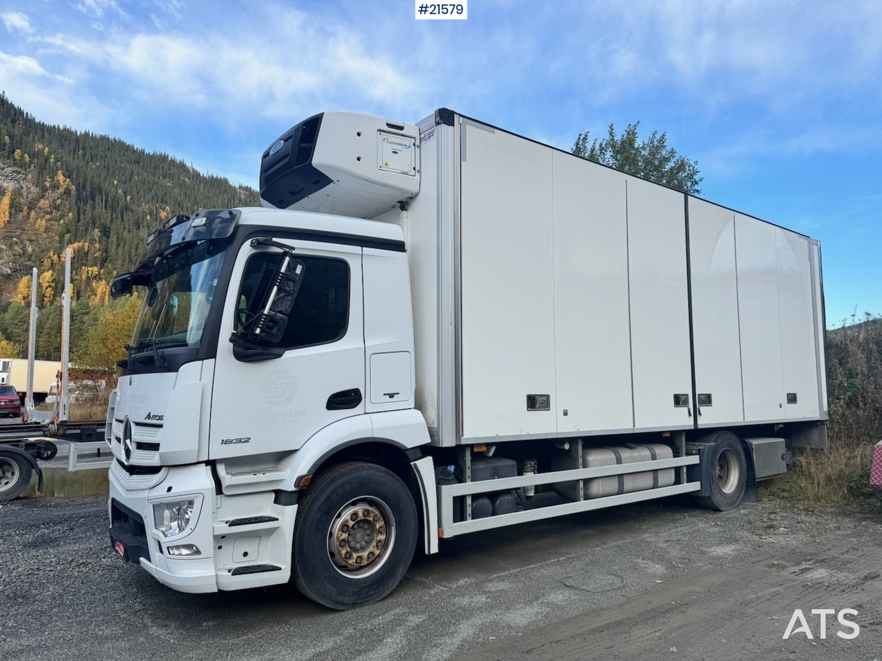 Mercedes-Benz Antos 1832 m/ Full sideåpning og Kjøl/frys. - Lastbil varevogn: billede 2 Mercedes-Benz Antos 1832 m/ Full sideåpning og Kjøl/frys. - Lastbil varevogn: billede 2
