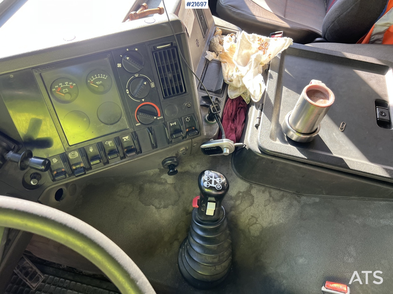 Leje en Volvo FH12 6x2 Tippbil Volvo FH12 6x2 Tippbil: billede 43 Leje en Volvo FH12 6x2 Tippbil Volvo FH12 6x2 Tippbil: billede 43