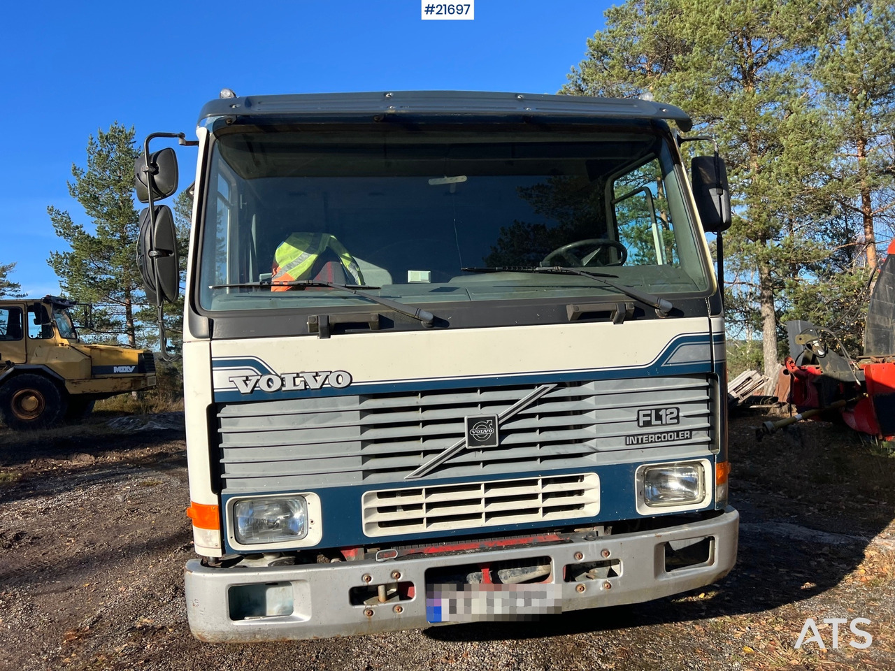 Leje en Volvo FH12 6x2 Tippbil Volvo FH12 6x2 Tippbil: billede 6 Leje en Volvo FH12 6x2 Tippbil Volvo FH12 6x2 Tippbil: billede 6