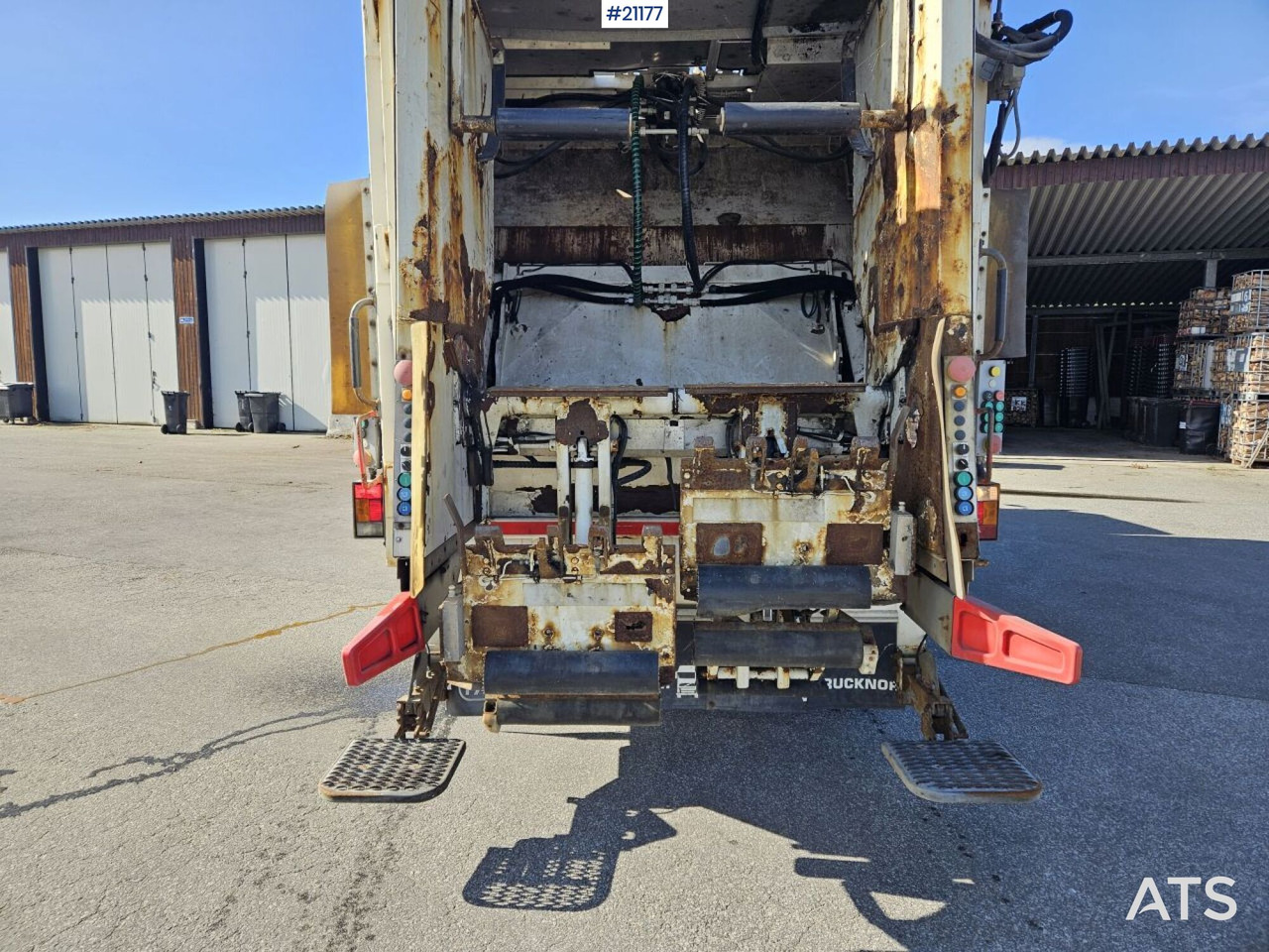 Volvo FM370 6x2 1-kammer komprimatorbil med Zoeller påbygg - Affaldsmaskine: billede 4 Volvo FM370 6x2 1-kammer komprimatorbil med Zoeller påbygg - Affaldsmaskine: billede 4