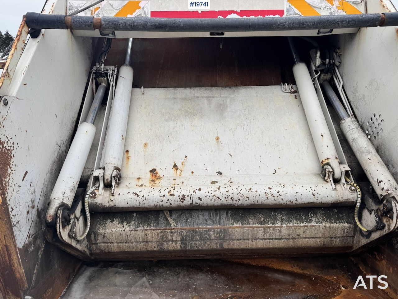 Leje en Volvo Volvo FE340 Renovasjonsbil m/ NTM påbygg Volvo Volvo FE340 Renovasjonsbil m/ NTM påbygg: billede 17 Leje en Volvo Volvo FE340 Renovasjonsbil m/ NTM påbygg Volvo Volvo FE340 Renovasjonsbil m/ NTM påbygg: billede 17