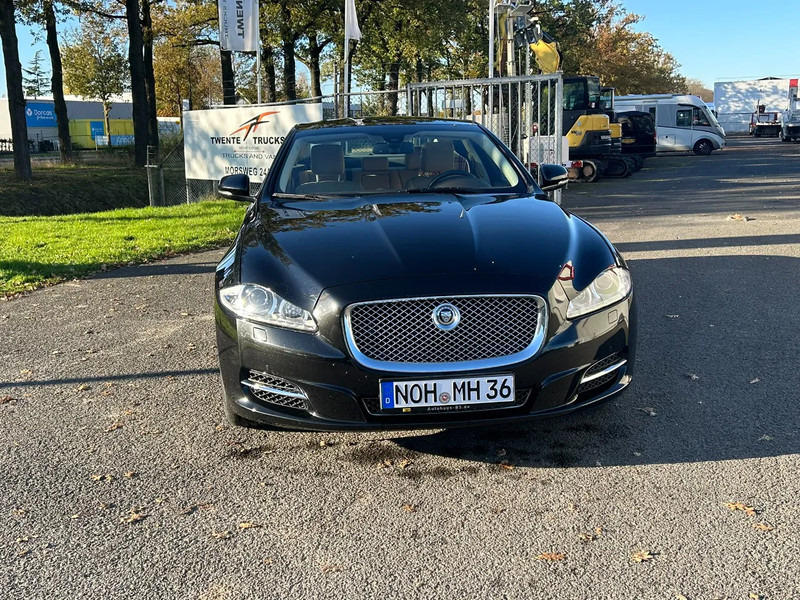 Jaguar XJ 3.0 V6D 275 PK /AUTOM / PANO DAK / VOL LEDER / MERIDAN / EXPORT PRICE - Sedan: billede 4 Jaguar XJ 3.0 V6D 275 PK /AUTOM / PANO DAK / VOL LEDER / MERIDAN / EXPORT PRICE - Sedan: billede 4