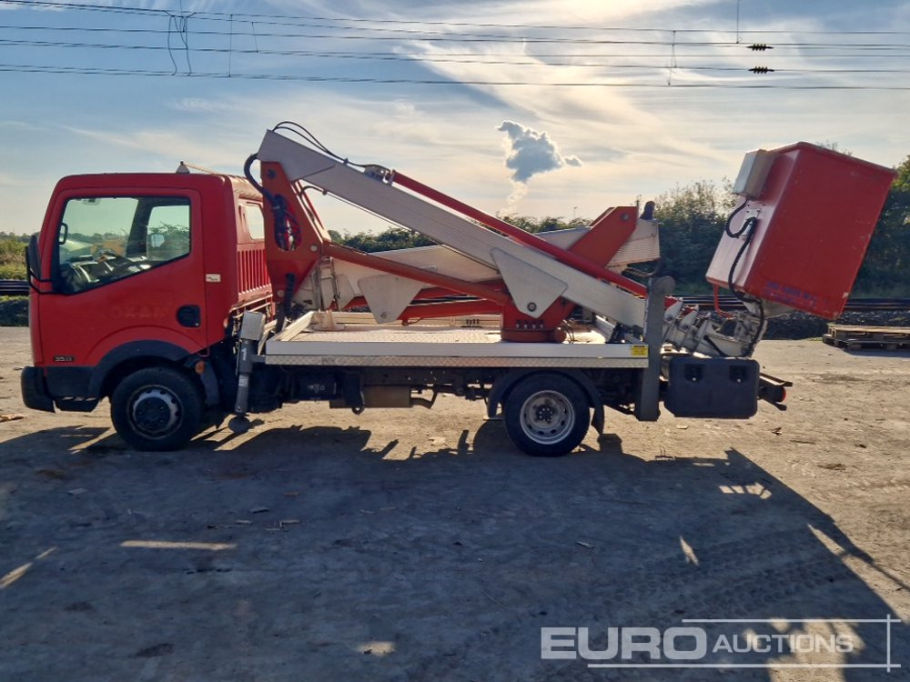 2008 Nissan CABSTAR 35.11 - Lastbil med mandskabslift: billede 2 2008 Nissan CABSTAR 35.11 - Lastbil med mandskabslift: billede 2