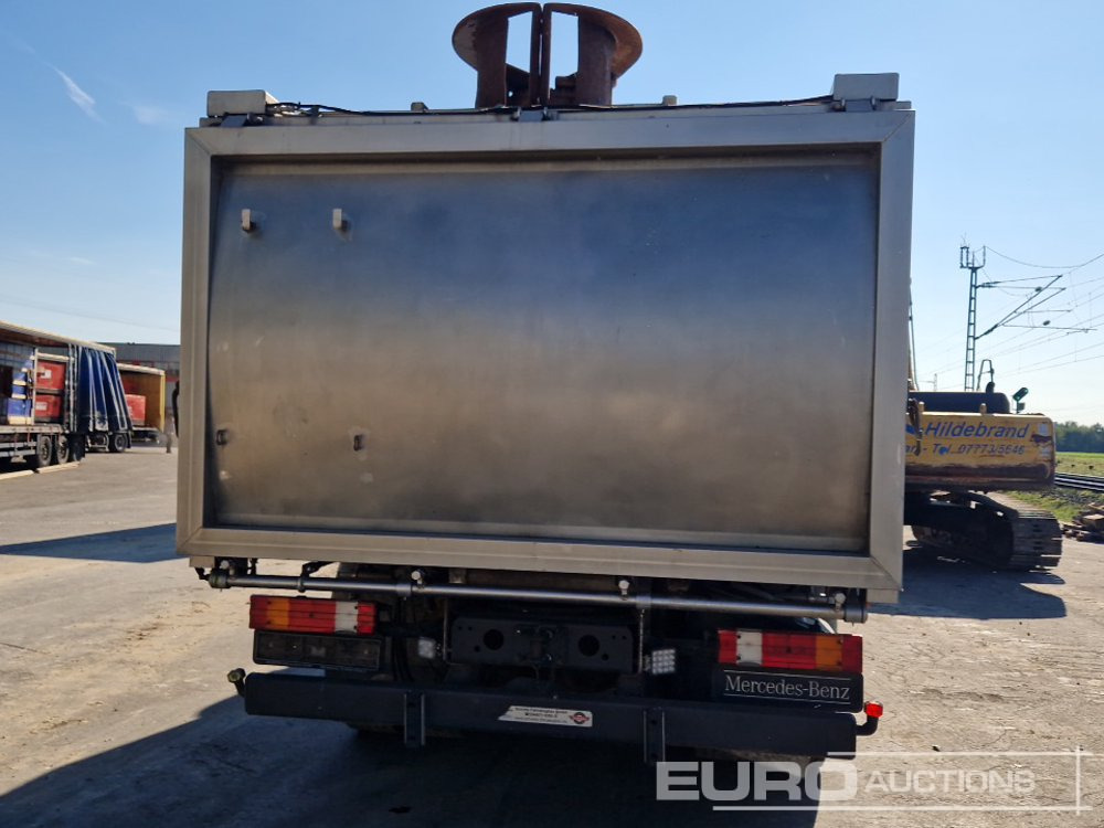 2011 Mercedes Axor 1824L 4x2, MKG Crane, Grapple, Stamps, Stainless Steel Tiltable Container, Stainless Steel Hydraulic Top Covers, Automatic Gearbox, Airco (German Reg. Docs. Available) - Tipvogn lastbil: billede 4 2011 Mercedes Axor 1824L 4x2, MKG Crane, Grapple, Stamps, Stainless Steel Tiltable Container, Stainless Steel Hydraulic Top Covers, Automatic Gearbox, Airco (German Reg. Docs. Available) - Tipvogn lastbil: billede 4