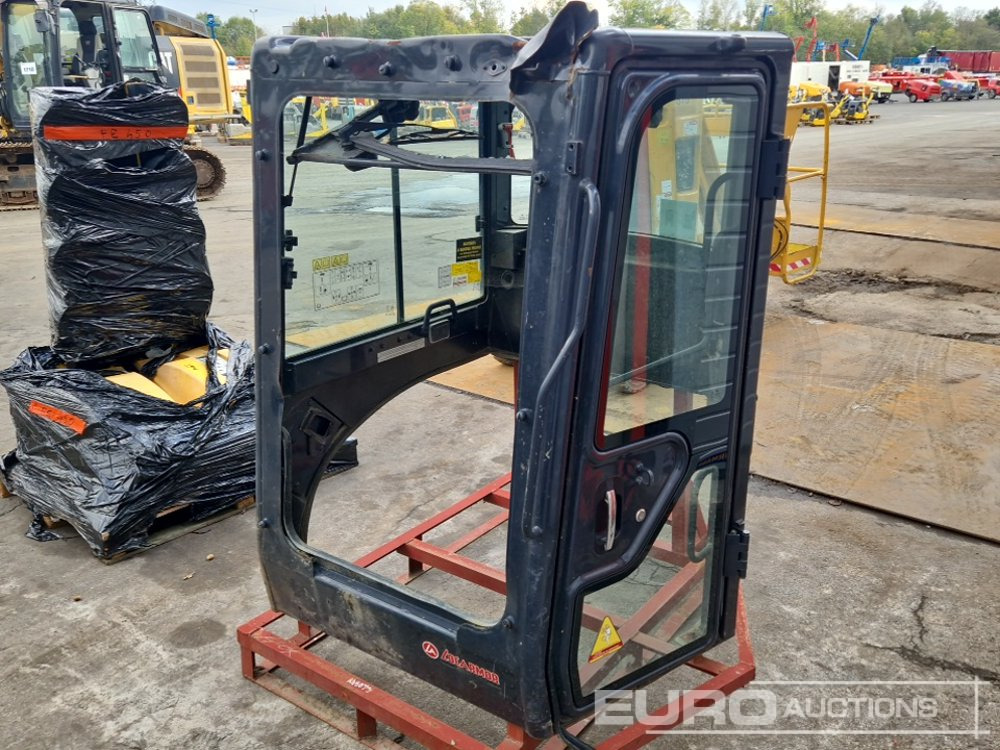 Cabin to suit Yanmar Excavator - Reservedel for Gravemaskine: billede 1 Cabin to suit Yanmar Excavator - Reservedel for Gravemaskine: billede 1