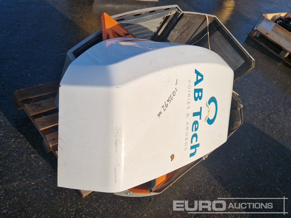 Pallet of Bonnets / Covers - Reservedel: billede 1 Pallet of Bonnets / Covers - Reservedel: billede 1