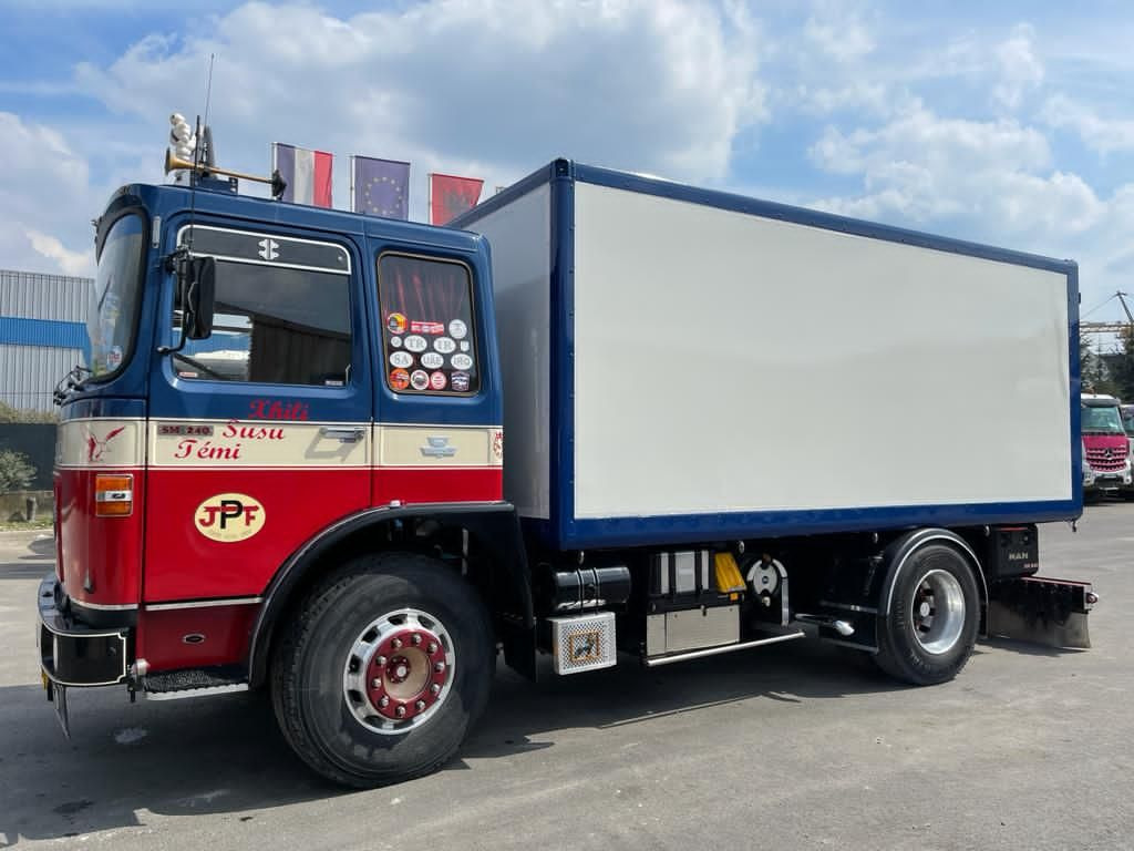 Camion SAVIEM SM 240 - Lastbil varevogn: billede 4 Camion SAVIEM SM 240 - Lastbil varevogn: billede 4