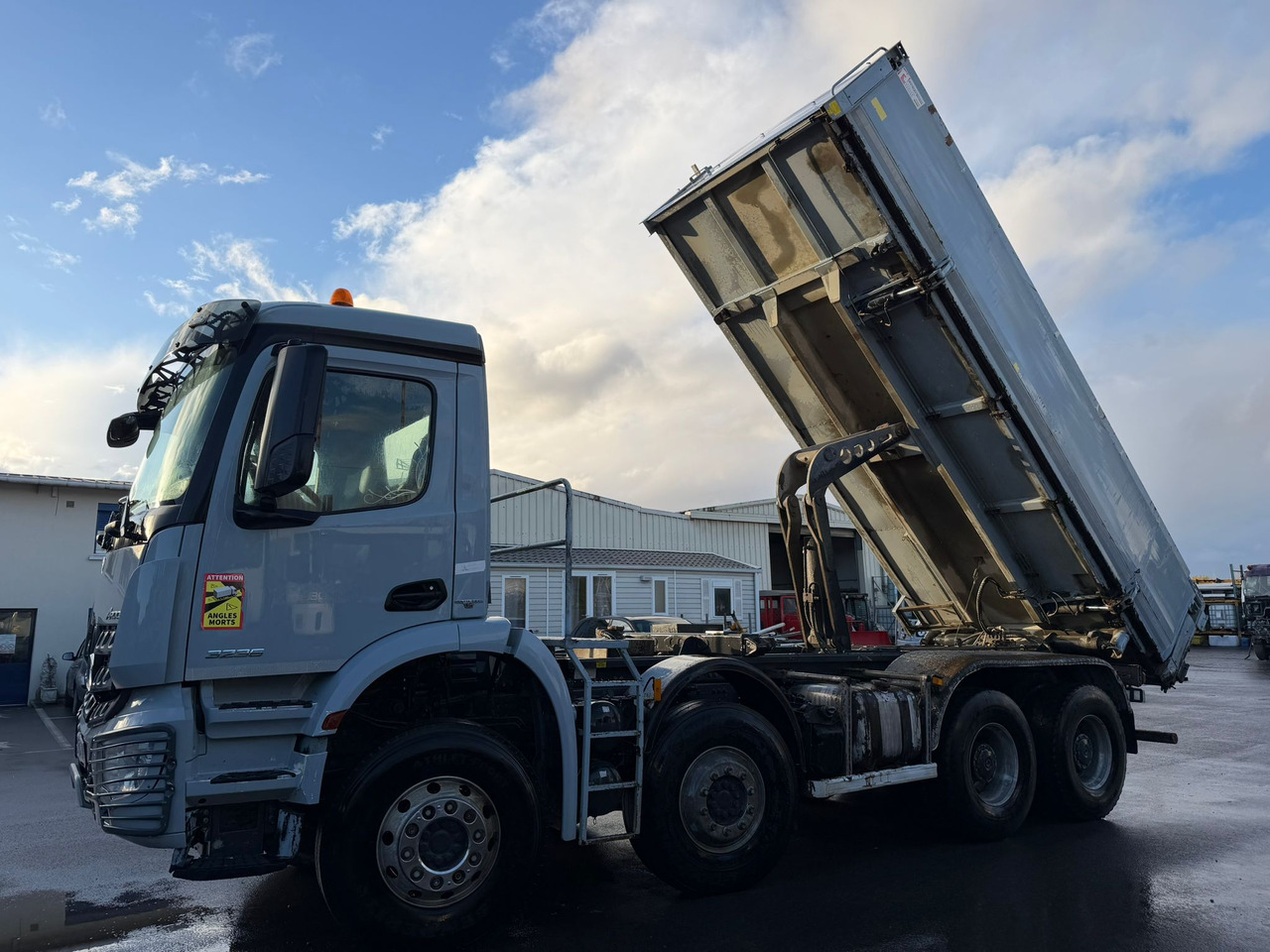 Camion porteur bi-benne EM-584-QH - Tipvogn lastbil: billede 2 Camion porteur bi-benne EM-584-QH - Tipvogn lastbil: billede 2