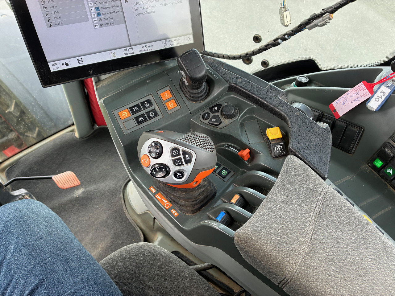 Claas Axion 810 - Traktor: billede 4 Claas Axion 810 - Traktor: billede 4