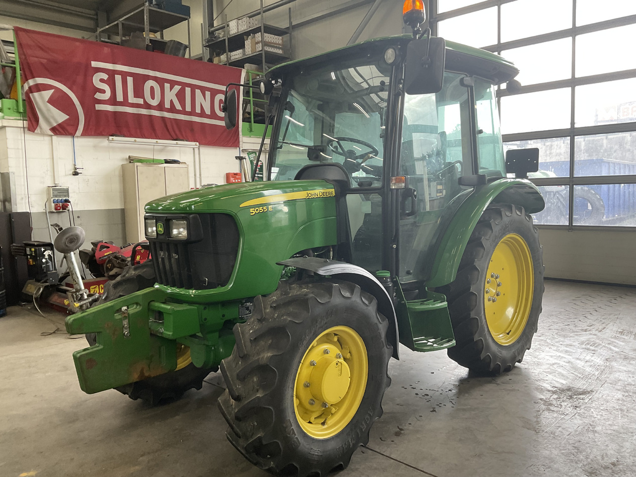 John Deere 5055 E - Traktor: billede 1 John Deere 5055 E - Traktor: billede 1