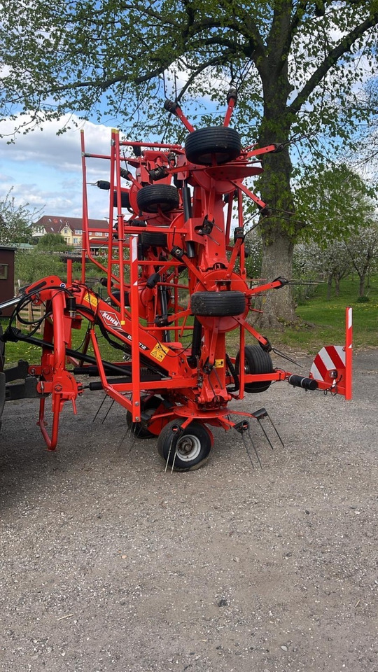 Kuhn GF8712 - Høvender: billede 1 Kuhn GF8712 - Høvender: billede 1
