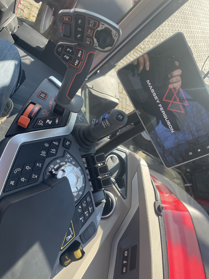 Massey Ferguson 8S.265 Dyna-VT EXCLUSIVE - Traktor: billede 3 Massey Ferguson 8S.265 Dyna-VT EXCLUSIVE - Traktor: billede 3