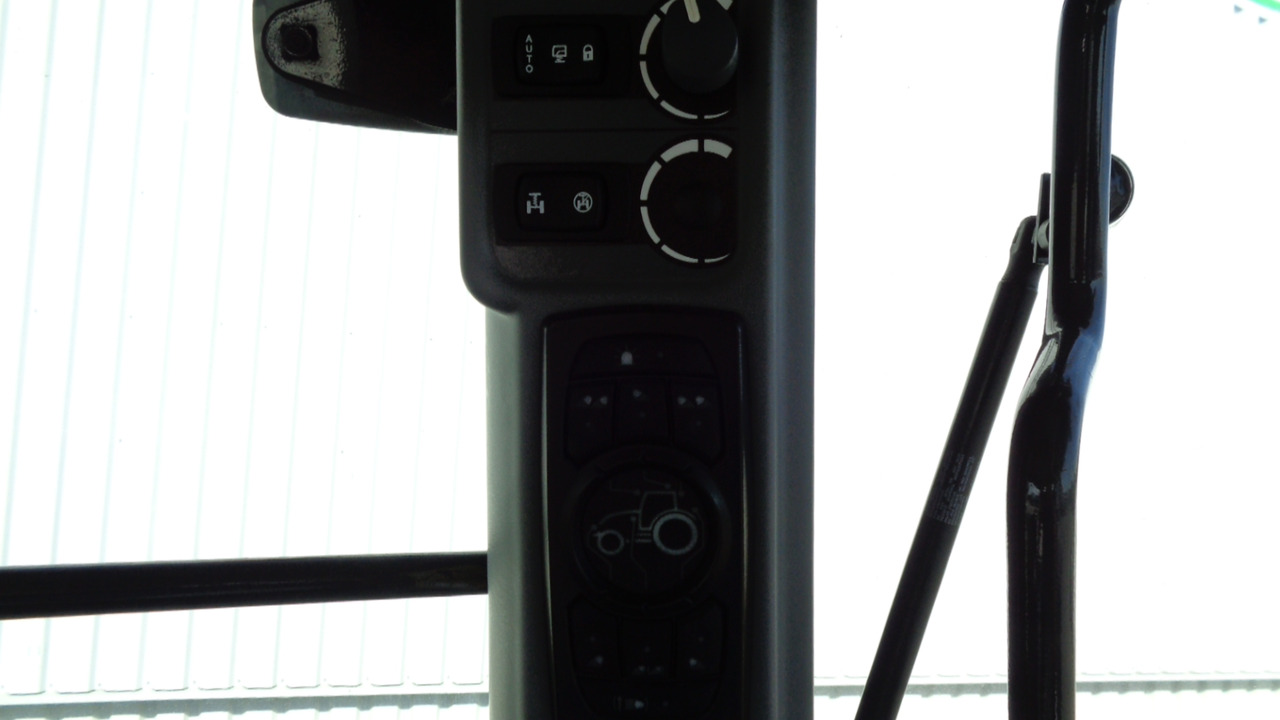 Valtra S374 - Traktor: billede 4 Valtra S374 - Traktor: billede 4