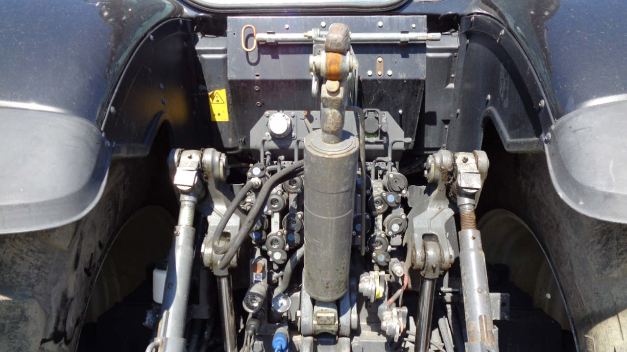 Traktor Valtra S374: billede 15