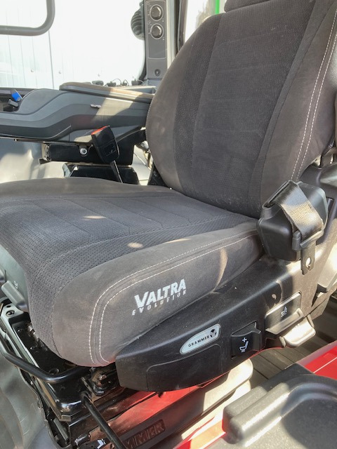 Valtra T 235 Versu - Traktor: billede 5 Valtra T 235 Versu - Traktor: billede 5