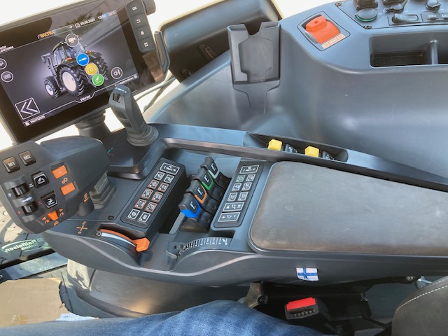 Valtra T 235 Versu - Traktor: billede 4 Valtra T 235 Versu - Traktor: billede 4