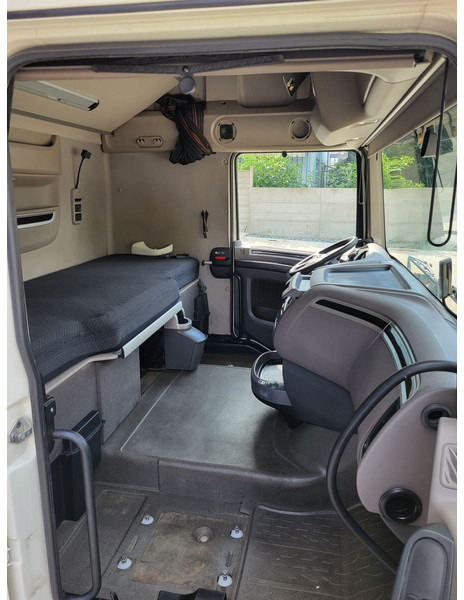 DAF XF 106 - XF106 - Førerhus og interiør for Lastbil: billede 2 DAF XF 106 - XF106 - Førerhus og interiør for Lastbil: billede 2