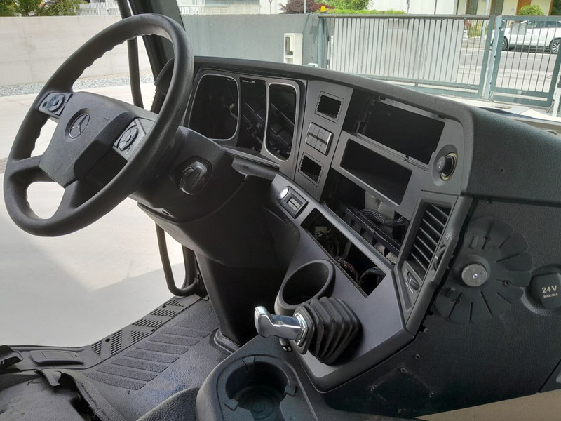 Mercedes-Benz AROCS ACTROS Streamline MP4 - Førerhus og interiør for Lastbil: billede 5 Mercedes-Benz AROCS ACTROS Streamline MP4 - Førerhus og interiør for Lastbil: billede 5