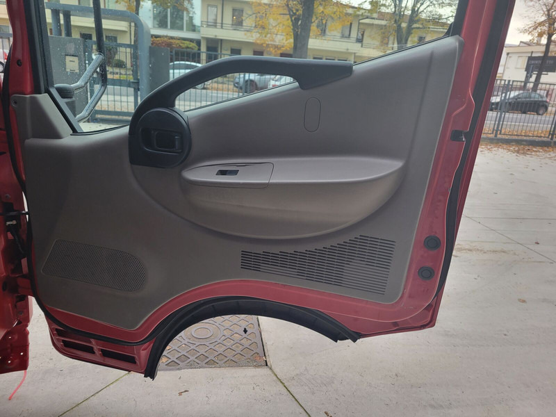 Nissan Cabstar - Førerhus og interiør for Lastbil: billede 4 Nissan Cabstar - Førerhus og interiør for Lastbil: billede 4