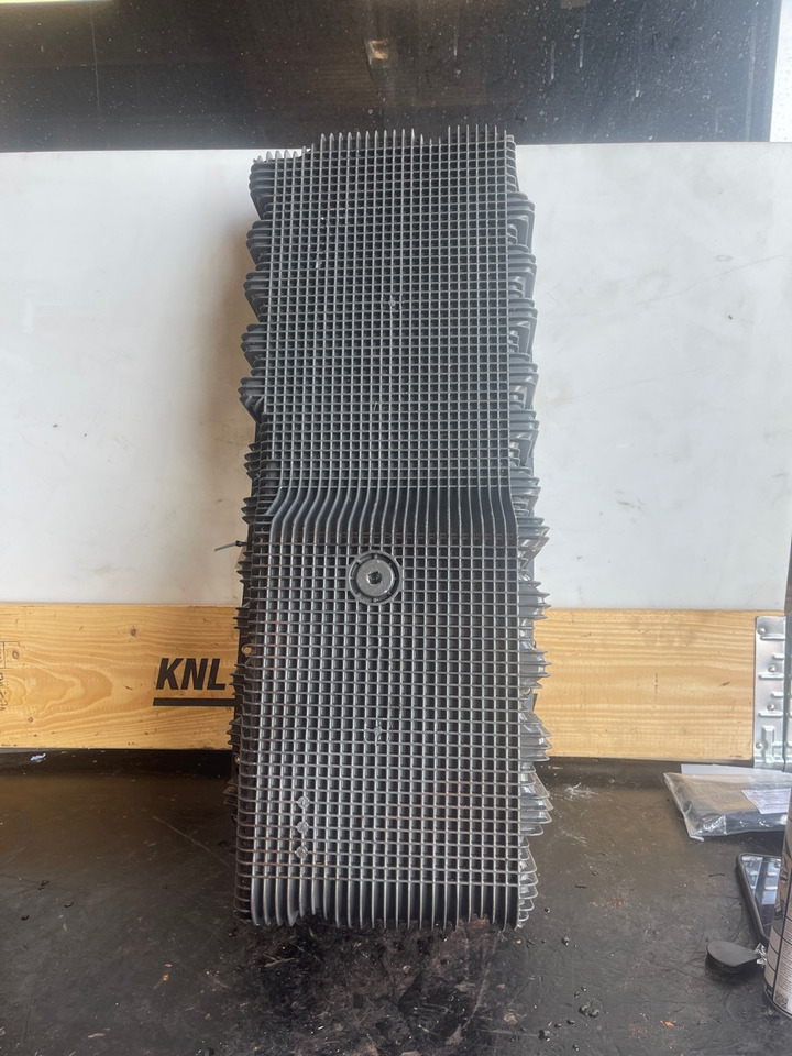 CUMMINS OIL PAN 5301416 - Motor og reservedele for Lastbil: billede 1 CUMMINS OIL PAN 5301416 - Motor og reservedele for Lastbil: billede 1