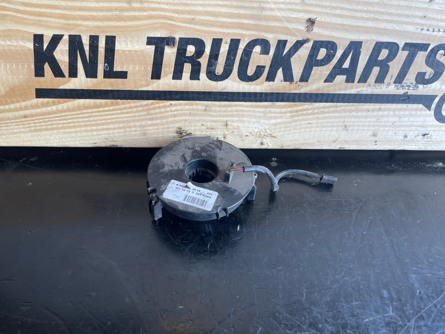 MERCEDES CLOCK SPIN A0004642018 - Førerhus og interiør for Lastbil: billede 2 MERCEDES CLOCK SPIN A0004642018 - Førerhus og interiør for Lastbil: billede 2