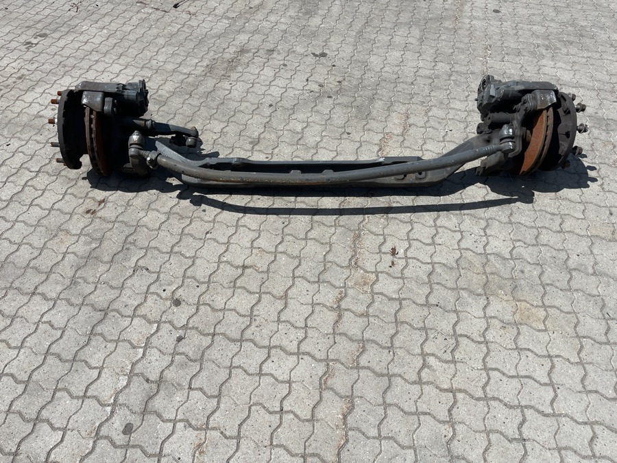 MERCEDES FRONT AXLE A0003301000 - Aksel og reservedele for Lastbil: billede 1 MERCEDES FRONT AXLE A0003301000 - Aksel og reservedele for Lastbil: billede 1