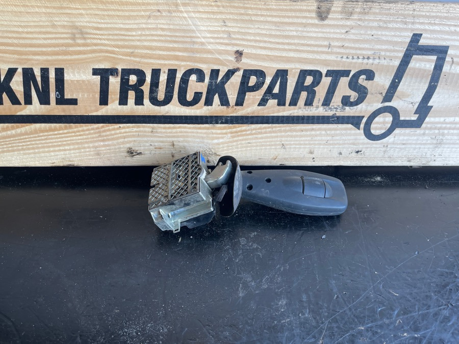 MERCEDES GEAR LEVER A0095452124 - Førerhus og interiør for Lastbil: billede 2 MERCEDES GEAR LEVER A0095452124 - Førerhus og interiør for Lastbil: billede 2