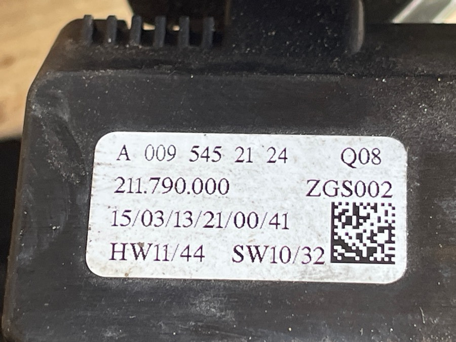 MERCEDES GEAR LEVER A0095452124 - Førerhus og interiør for Lastbil: billede 3 MERCEDES GEAR LEVER A0095452124 - Førerhus og interiør for Lastbil: billede 3