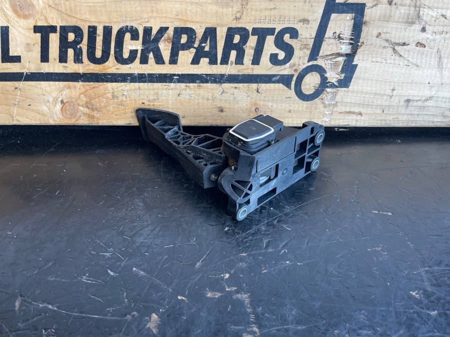 MERCEDES SPEEDER PEDAL A9603000004 - Førerhus og interiør for Lastbil: billede 2 MERCEDES SPEEDER PEDAL A9603000004 - Førerhus og interiør for Lastbil: billede 2