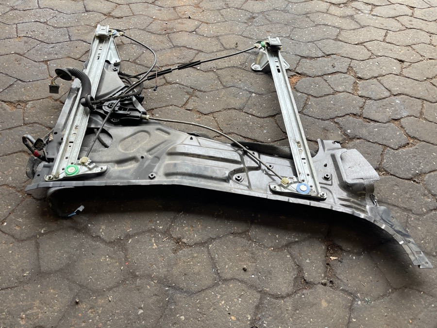 MERCEDES WINDOW MECHNANISM A9607201246 - Førerhus og interiør for Lastbil: billede 2 MERCEDES WINDOW MECHNANISM A9607201246 - Førerhus og interiør for Lastbil: billede 2