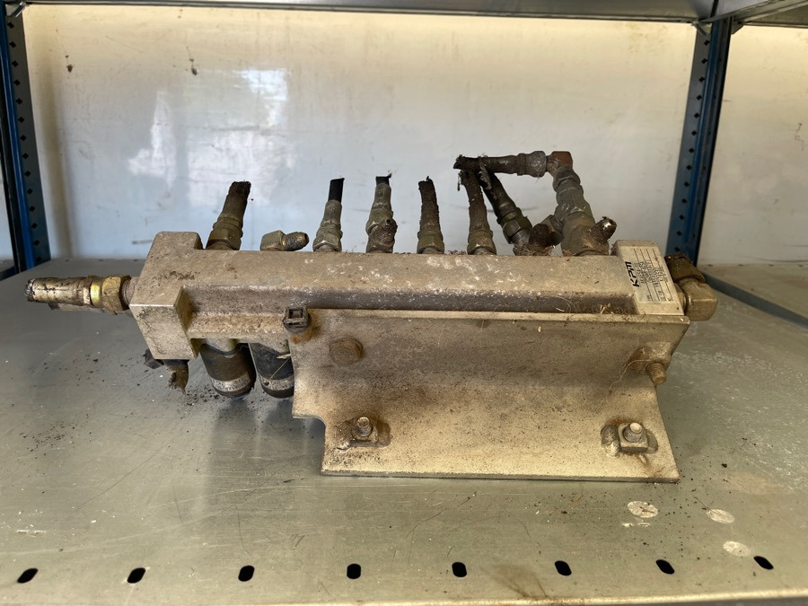 NEW HOLLAND VALVES KPM TYPE: 8KWE5A-30/G24WR-825A - Bremseventil for Lastbil: billede 1 NEW HOLLAND VALVES KPM TYPE: 8KWE5A-30/G24WR-825A - Bremseventil for Lastbil: billede 1