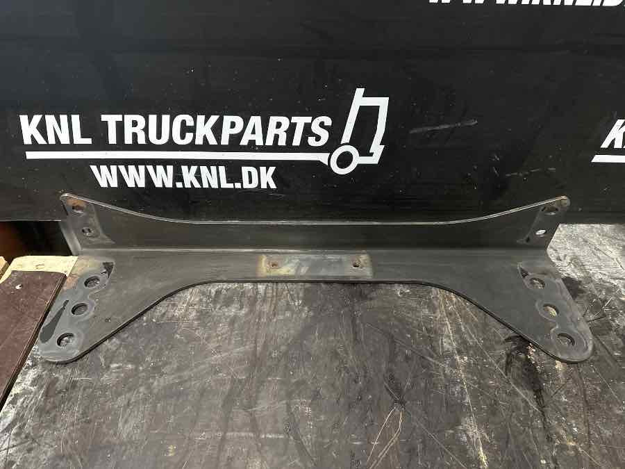 SCANIA BRACKET 2366796 - Ramme/ Chassis for Lastbil: billede 2 SCANIA BRACKET 2366796 - Ramme/ Chassis for Lastbil: billede 2