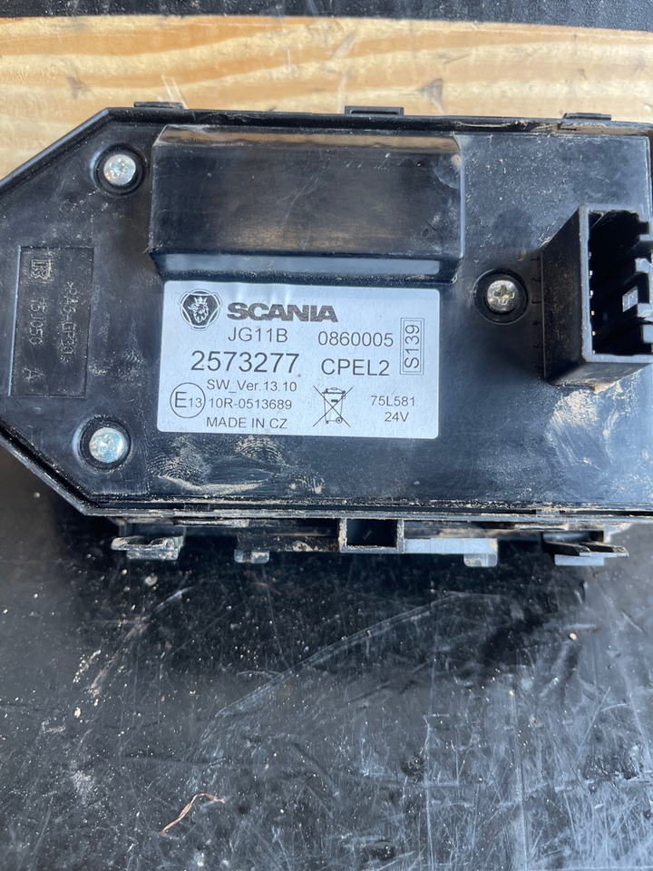 SCANIA SWITCH CONTROL UNIT 2573277 - Førerhus og interiør for Lastbil: billede 2 SCANIA SWITCH CONTROL UNIT 2573277 - Førerhus og interiør for Lastbil: billede 2