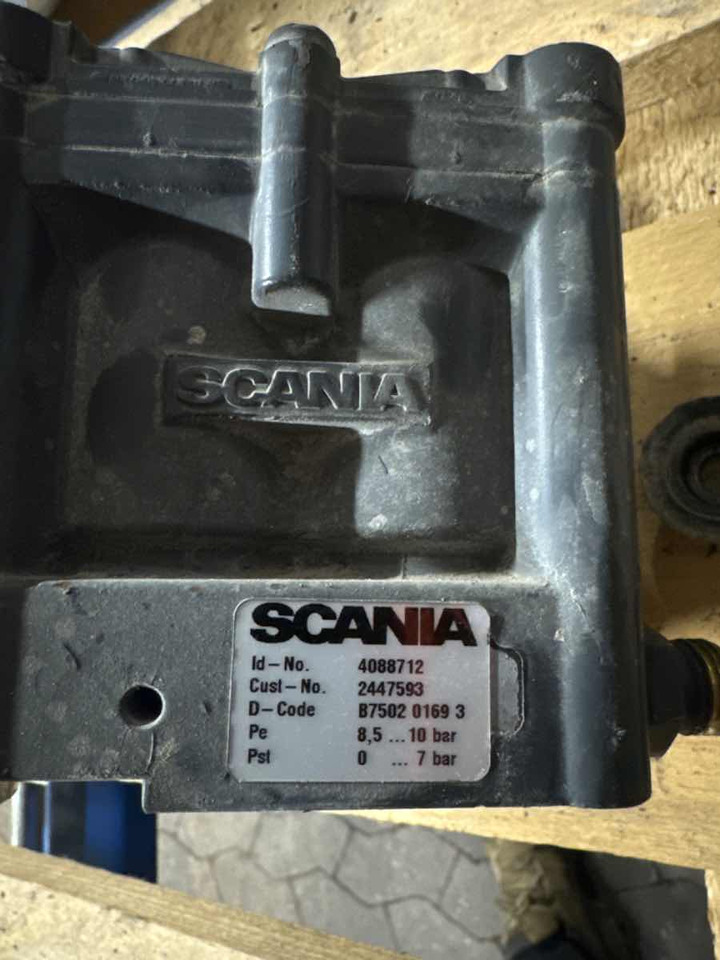 SCANIA V107 VALVE 2447593 - Bremseventil for Lastbil: billede 2 SCANIA V107 VALVE 2447593 - Bremseventil for Lastbil: billede 2