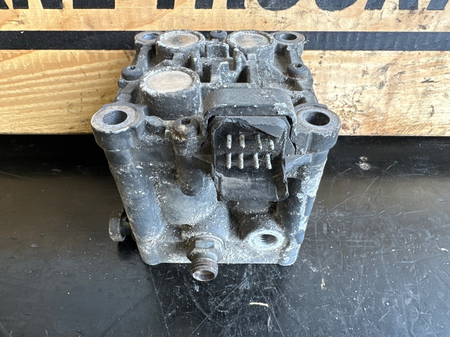 SCANIA V107 VALVE BLOCK  1744084 - Bremseventil for Lastbil: billede 2 SCANIA V107 VALVE BLOCK  1744084 - Bremseventil for Lastbil: billede 2
