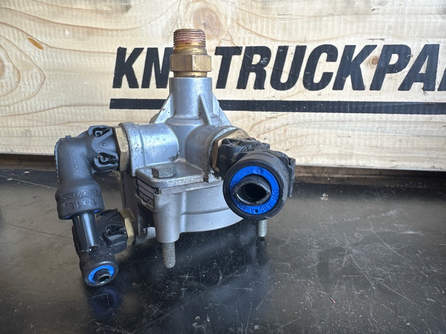 SCANIA VALVE 2038219 - Bremseventil for Lastbil: billede 1 SCANIA VALVE 2038219 - Bremseventil for Lastbil: billede 1