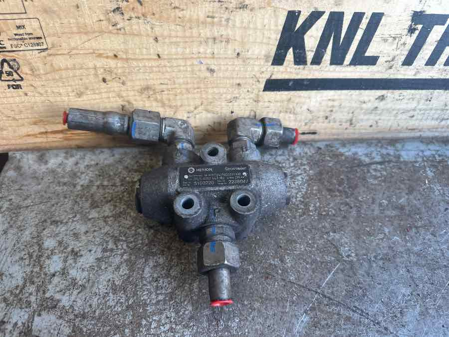 VOLVO STEERING VALVE 20757513 - Bremseventil for Lastbil: billede 2 VOLVO STEERING VALVE 20757513 - Bremseventil for Lastbil: billede 2
