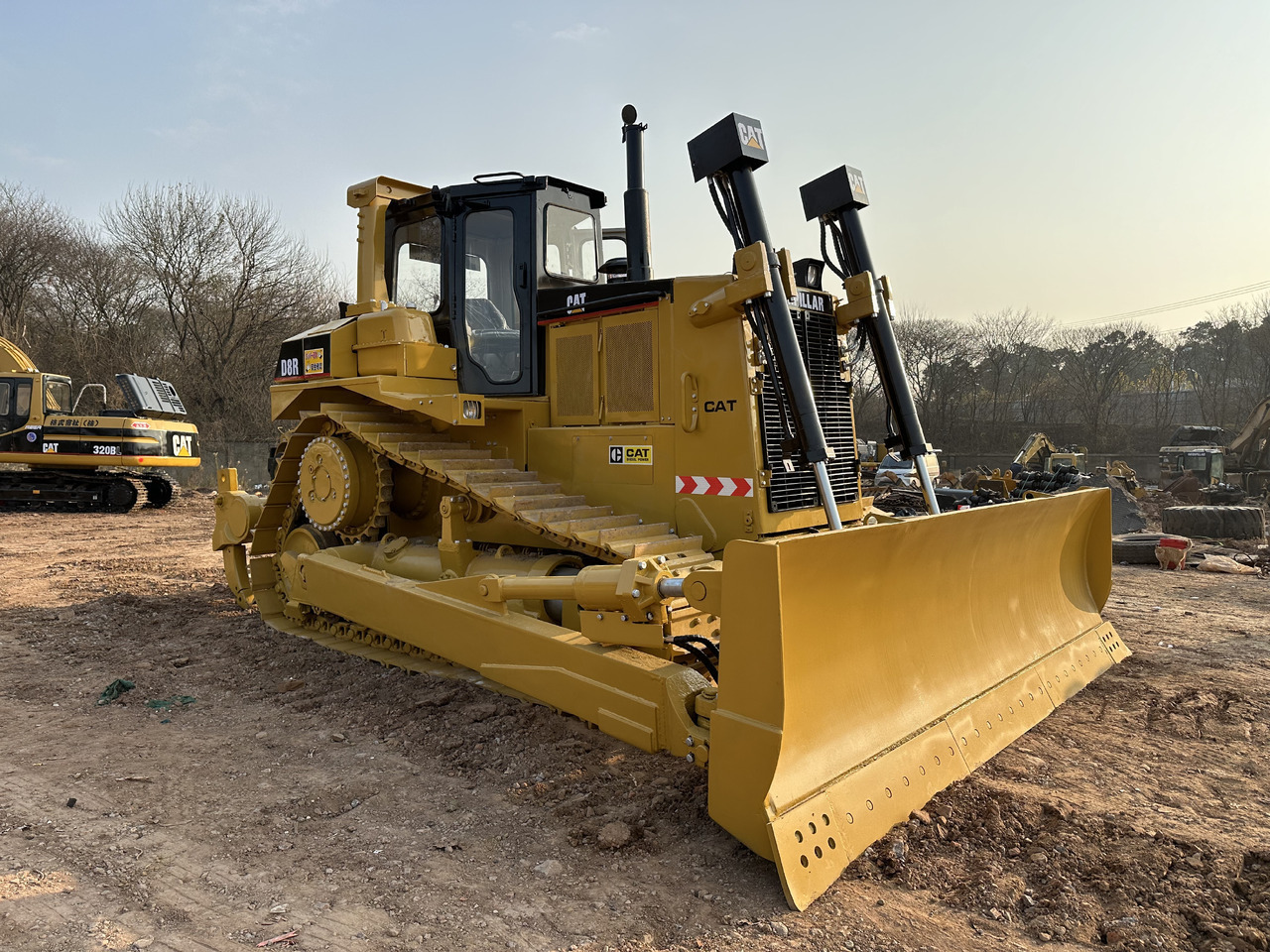 CATERPILLAR D8R Bulldozer - Bulldozer: billede 1 CATERPILLAR D8R Bulldozer - Bulldozer: billede 1