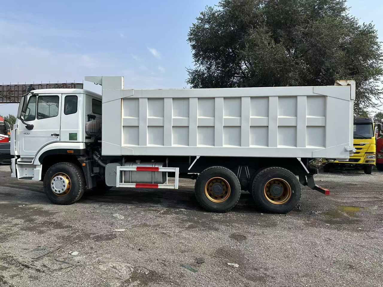 SINOTRUK HOHAN 400hp 6x4 tipper truck - Tipvogn lastbil: billede 3 SINOTRUK HOHAN 400hp 6x4 tipper truck - Tipvogn lastbil: billede 3