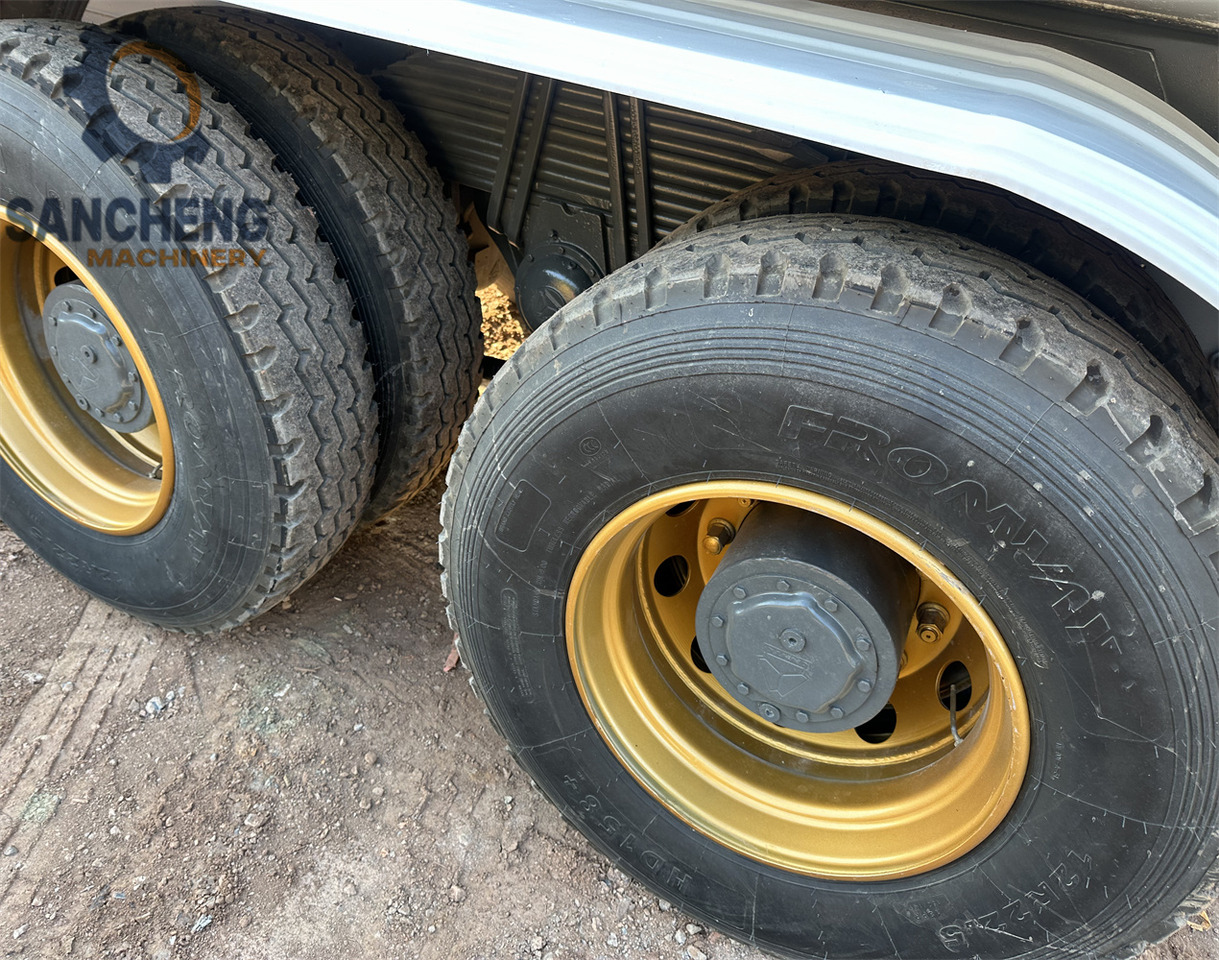 SINOTRUK HOWO 371 6x4 Water Tanker Truck - Tankbil: billede 5 SINOTRUK HOWO 371 6x4 Water Tanker Truck - Tankbil: billede 5