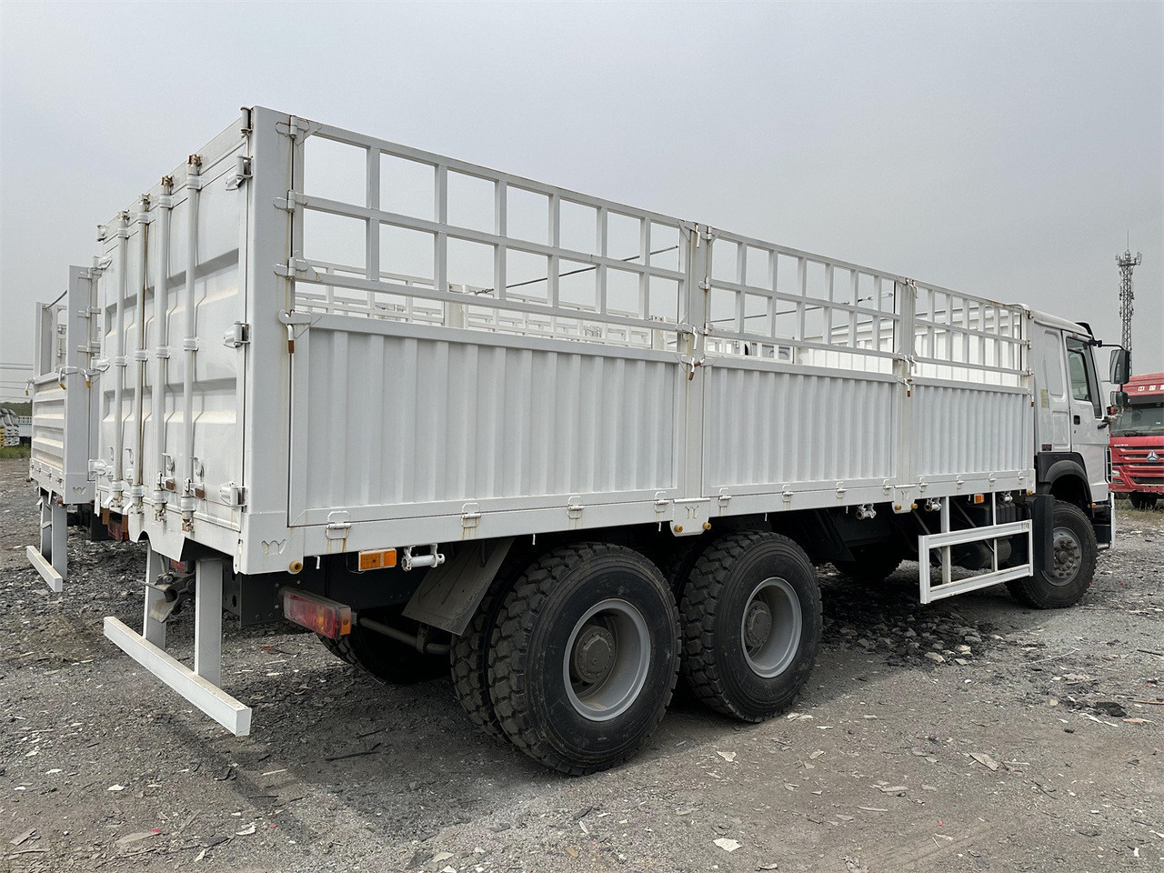 SINOTRUK HOWO 371 Cargo truck - Veetransport lastbil: billede 4 SINOTRUK HOWO 371 Cargo truck - Veetransport lastbil: billede 4