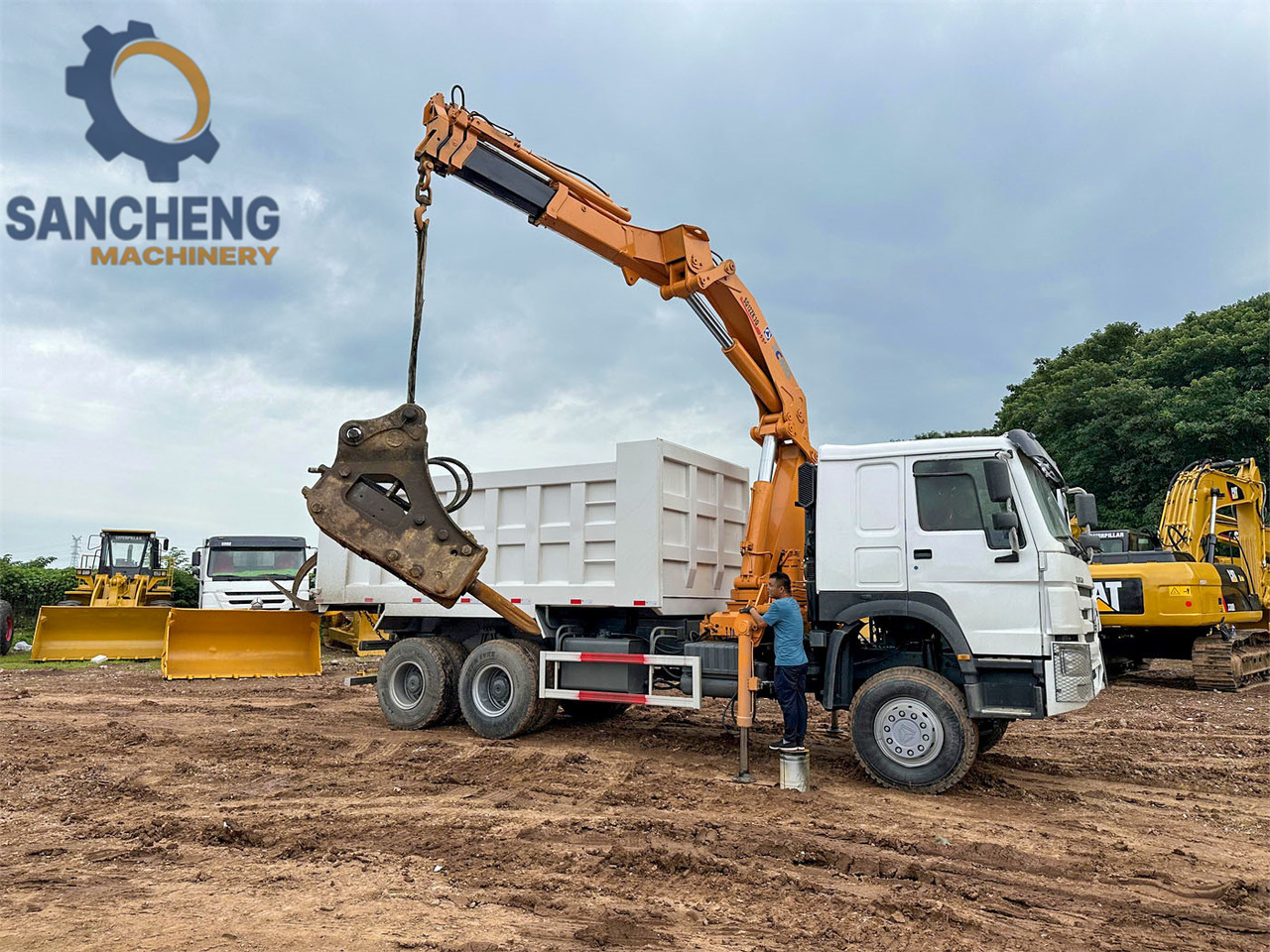 SINOTRUK Howo 371 6x4 crane truck - Lastbil med kran: billede 1 SINOTRUK Howo 371 6x4 crane truck - Lastbil med kran: billede 1