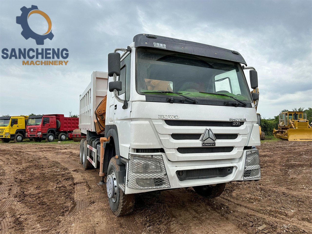 SINOTRUK Howo 371 6x4 crane truck - Lastbil med kran: billede 2 SINOTRUK Howo 371 6x4 crane truck - Lastbil med kran: billede 2