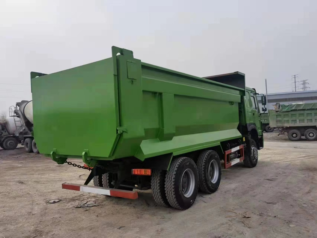 SINOTRUK Howo 6x4 Dump truck 371hp - Tipvogn lastbil: billede 5 SINOTRUK Howo 6x4 Dump truck 371hp - Tipvogn lastbil: billede 5
