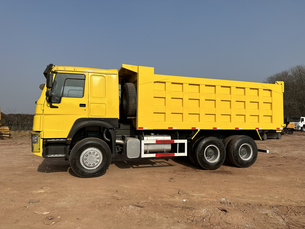 SINOTRUK Howo 6x4 Dump truck 371hp - Tipvogn lastbil: billede 3 SINOTRUK Howo 6x4 Dump truck 371hp - Tipvogn lastbil: billede 3