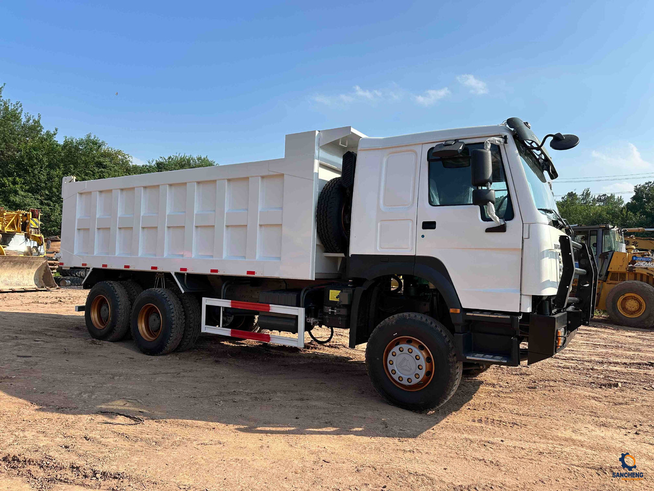 Sinotruk HOWO 400HP With Bumper 6X4 - Tipvogn lastbil: billede 4 Sinotruk HOWO 400HP With Bumper 6X4 - Tipvogn lastbil: billede 4