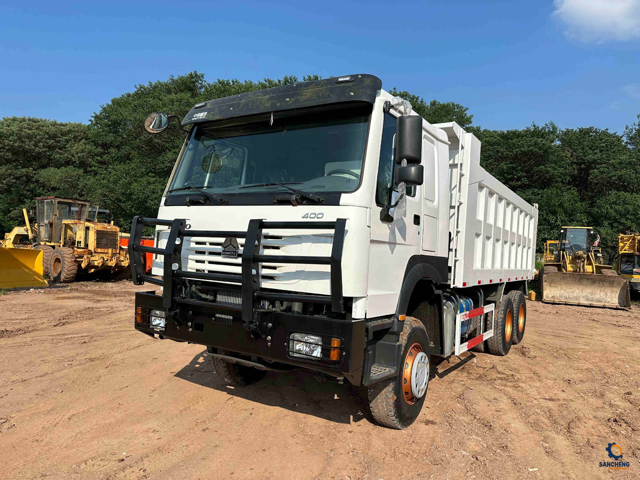 Sinotruk HOWO 400HP With Bumper 6X4 - Tipvogn lastbil: billede 4 Sinotruk HOWO 400HP With Bumper 6X4 - Tipvogn lastbil: billede 4